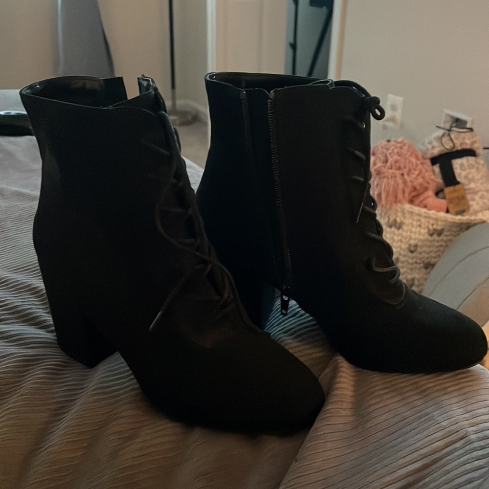 A New Day booties with zip up inner closure and lace up front detail! - Picture 3 of 3
